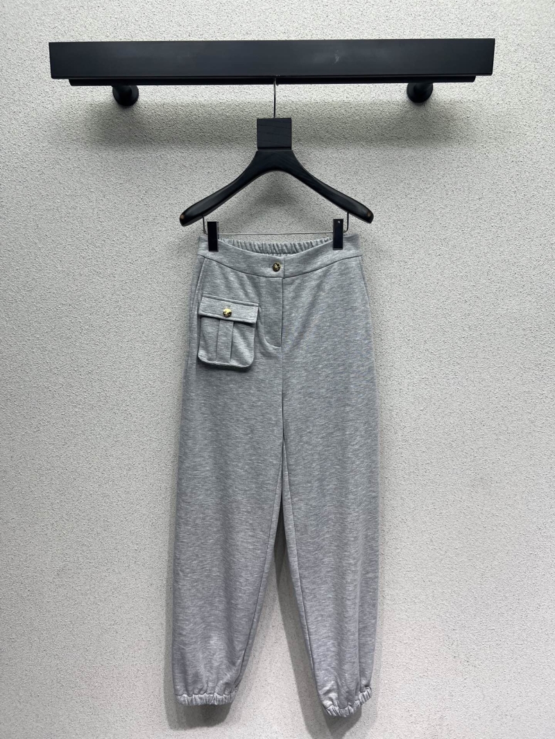 Ce1i*e outwears